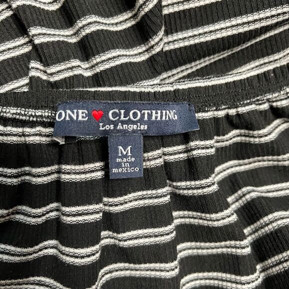 One Clothing Los Angeles Long Sleeve Crop/ Short Striped Top Size Medium - Picture 5 of 8